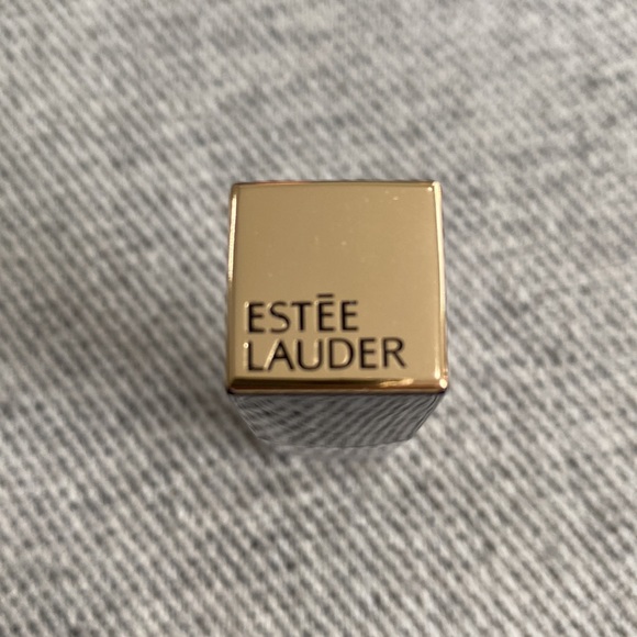 NWOT Estée Lauder Whipped Matte Lip Color - Picture 2 of 4
